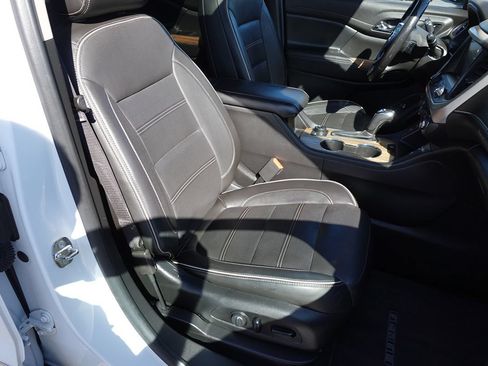 Used 2019 GMC Acadia Denali w/ Technology Package FWD image 35