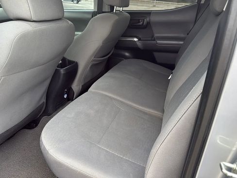 Used 2018 Toyota Tacoma SR5 image 11