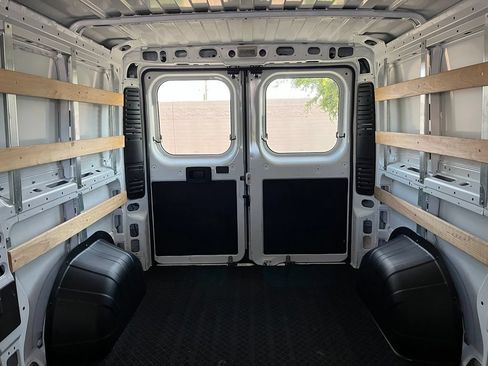 Used 2025 RAM ProMaster 2500 w/ U-Haul Equipment Group FWD image 17