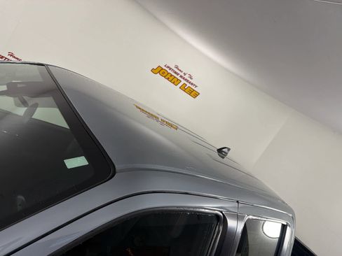 Used 2023 Nissan Frontier PRO-4X w/ Technology Package AWD/4WD image 12