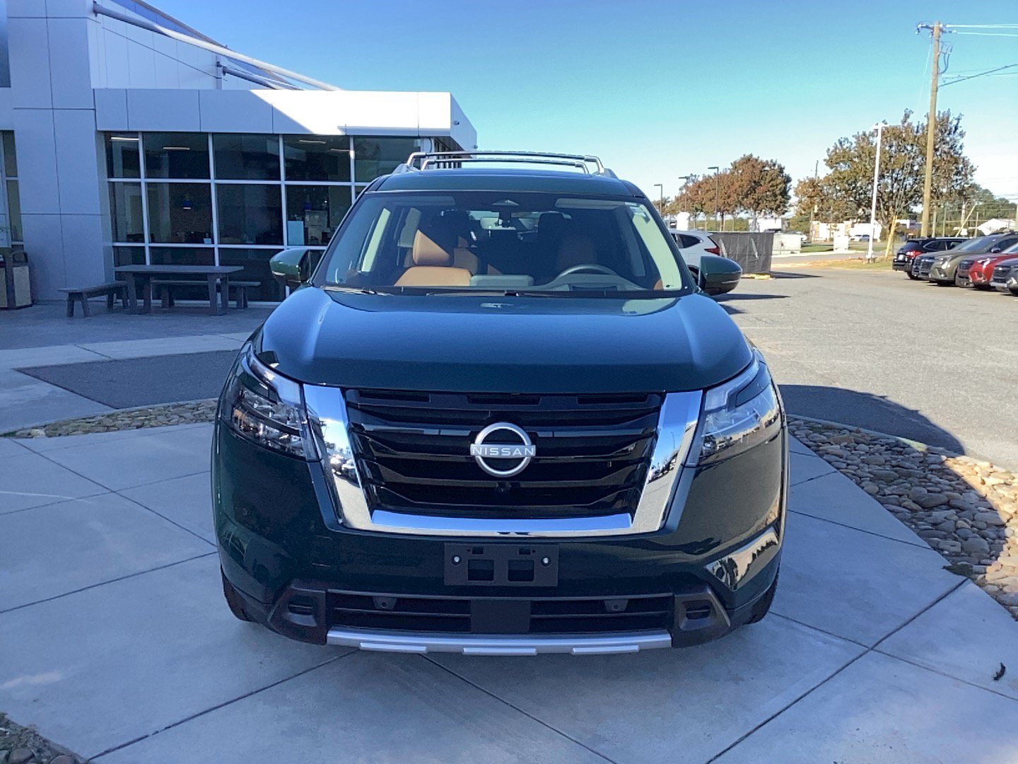 Used 2025 Nissan Pathfinder Platinum w/ Cargo Package AWD/4WD image 2