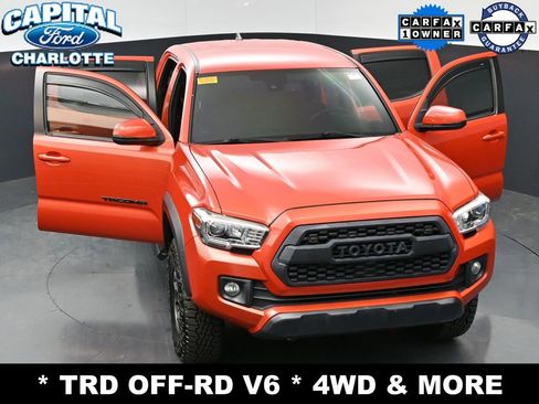 Used 2018 Toyota Tacoma TRD Off-Road w/ Technology Package AWD/4WD image 32