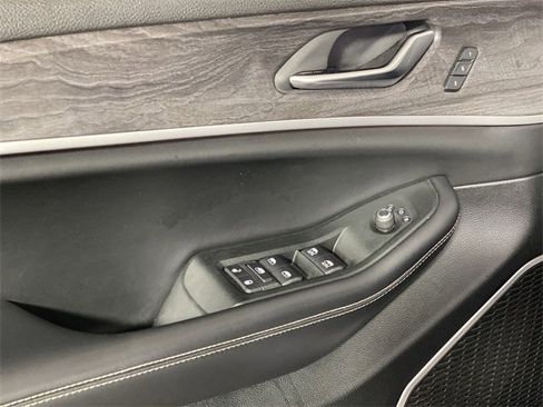 Used 2021 Jeep Grand Cherokee L Limited image 30