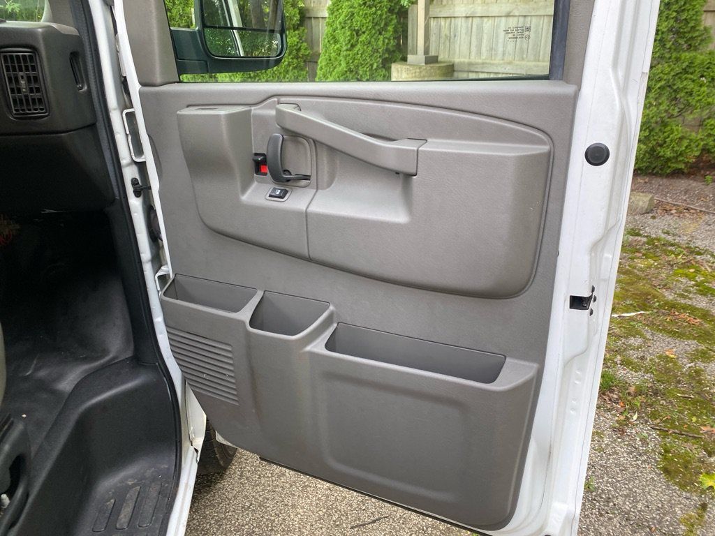 Used 2021 Chevrolet Express 2500 Extended RWD image 23
