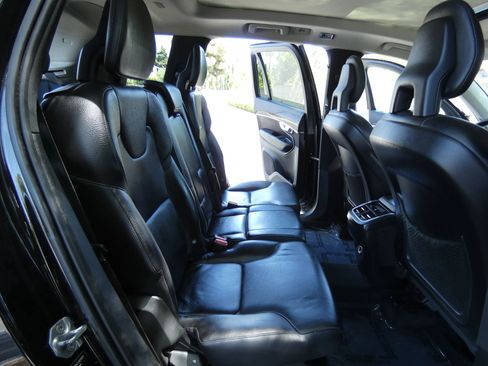 Used 2018 Volvo XC90 T6 Momentum w/ Convenience Package image 32