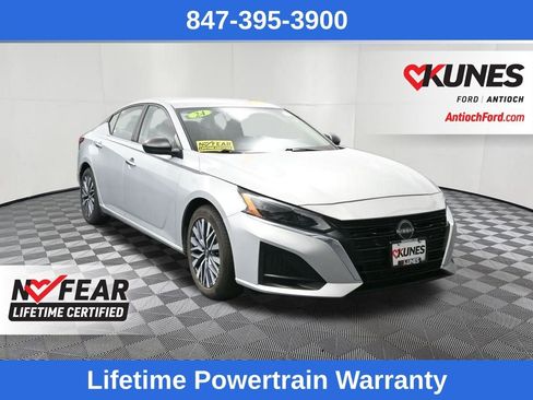 Used 2024 Nissan Altima 2.5 SV image 1