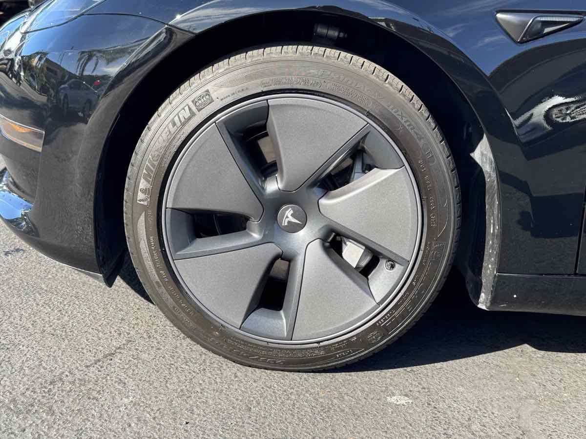 Used 2023 Tesla Model 3 Standard Range RWD image 5