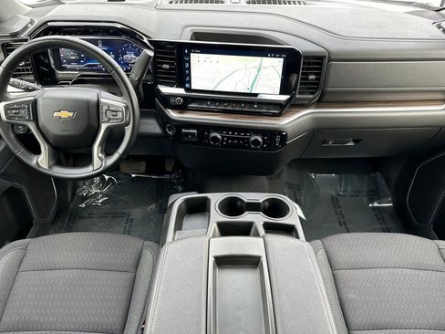 Used 2025 Chevrolet Silverado 2500 LT w/ Convenience Package image 15