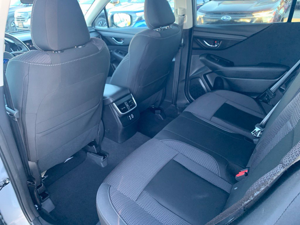 Used 2025 Subaru Outback Premium AWD/4WD image 18
