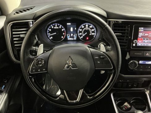 Used 2018 Mitsubishi Outlander GT image 24
