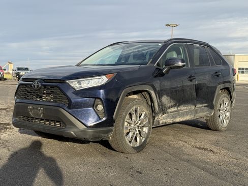 Used 2019 Toyota RAV4 XLE Premium image 7