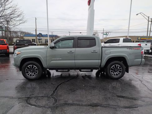 Used 2023 Toyota Tacoma TRD Sport image 2