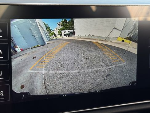 New 2025 Lotus Emira image 4