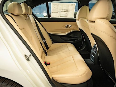 New 2026 BMW 330i xDrive Sedan w/ Convenience Package AWD/4WD image 43
