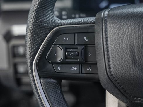 Used 2025 Toyota Tacoma TRD Sport AWD/4WD image 39