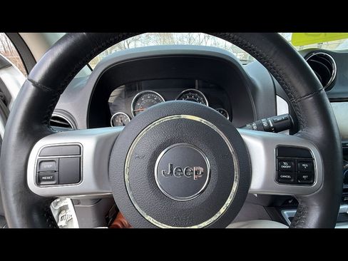 Used 2016 Jeep Compass High Altitude image 12