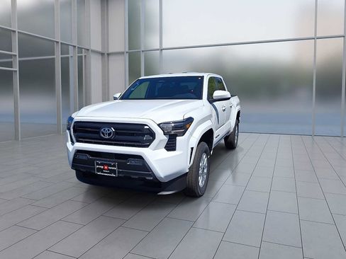 New 2026 Toyota Tacoma SR5 image 4