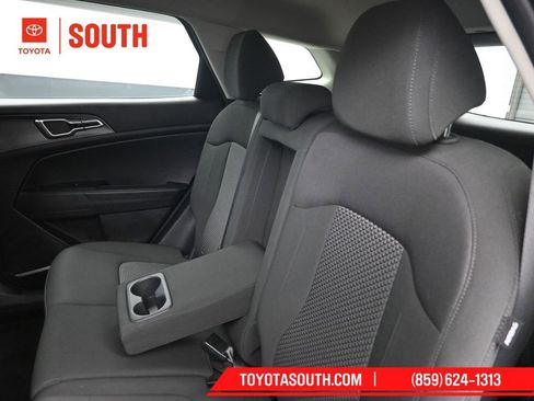 Used 2024 Kia Sportage LX image 23