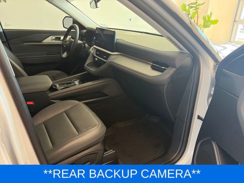 Used 2026 Ford Explorer Active w/ Active Comfort Package AWD/4WD image 7