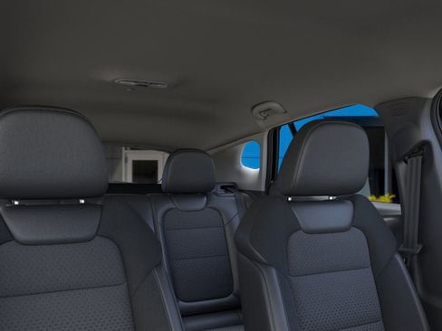 New 2026 Chevrolet Trax LT w/ LT Convenience Package FWD image 24