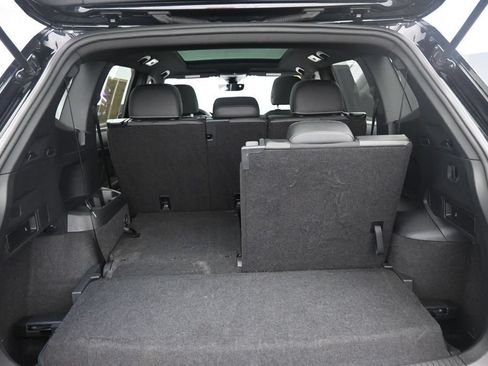 Used 2023 Volkswagen Tiguan SE R-Line FWD image 29