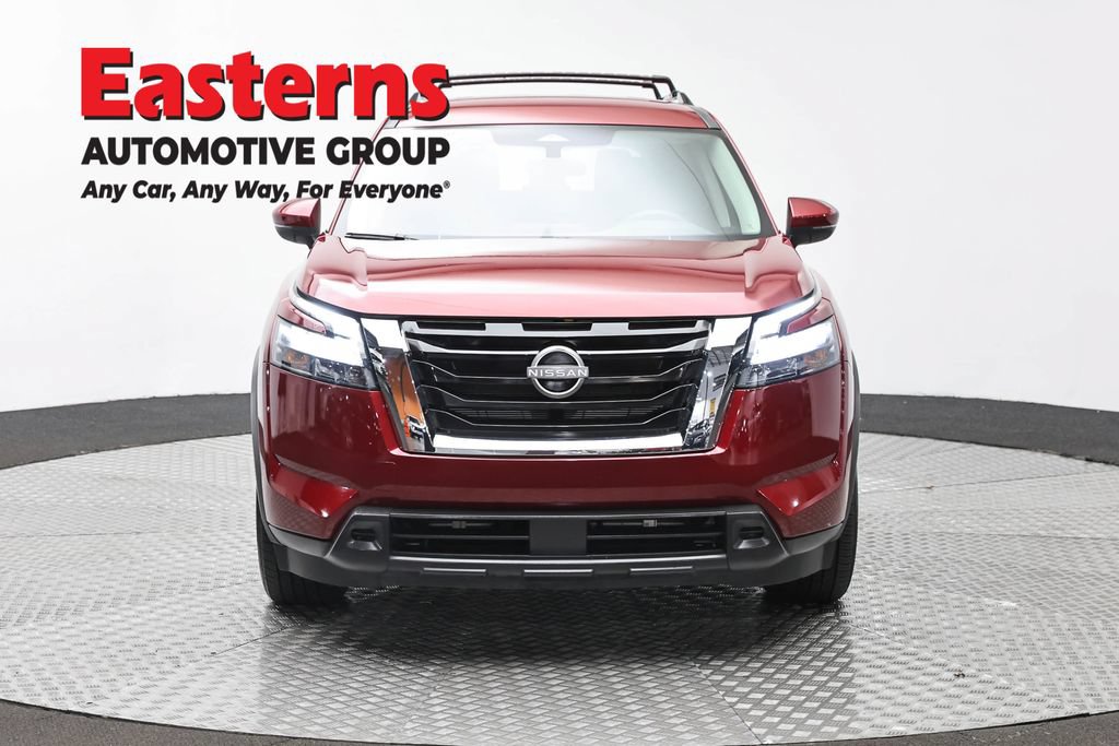 Used 2024 Nissan Pathfinder SV AWD/4WD image 3
