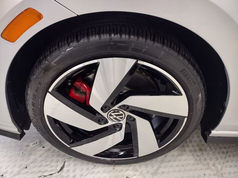 Certified 2022 Volkswagen GTI SE image 6
