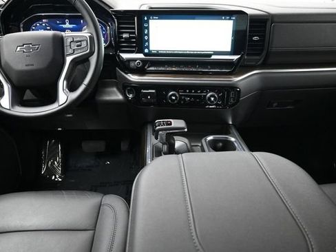 Used 2025 Chevrolet Silverado 1500 LT Trail Boss w/ Convenience Package II AWD/4WD image 15