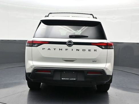 Used 2022 Nissan Pathfinder SV image 4