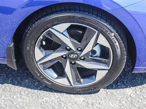 Used 2023 Hyundai Elantra SEL w/ Convenience Package image 12