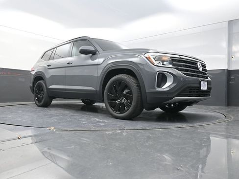 New 2026 Volkswagen Atlas SE image 21