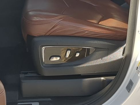 Used 2017 Cadillac Escalade Premium Luxury image 12