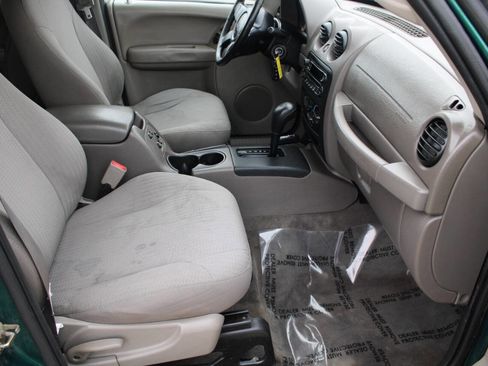 Used 2004 Jeep Liberty Sport w/ PWR Convenience Group image 8