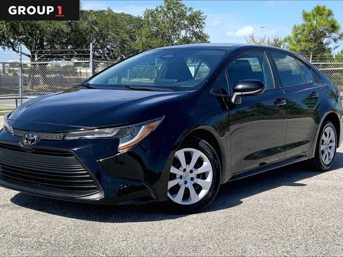 Used 2024 Toyota Corolla LE FWD image 1