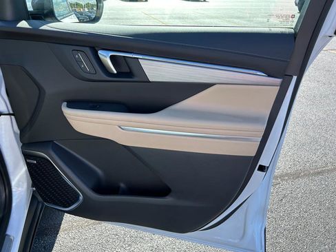 New 2026 Buick Enclave Preferred w/ LPO, Floor Liner Package image 18