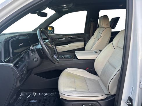 Used 2021 Cadillac Escalade ESV Sport image 9