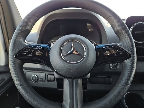 Used 2025 Mercedes-Benz Sprinter 2500 image 30