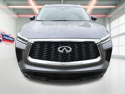 Used 2025 INFINITI QX60 Luxe w/ Vision Package FWD image 6