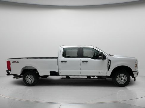 New 2026 Ford F250 XL w/ XL Chrome Package AWD/4WD image 2