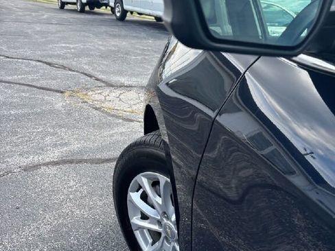 Used 2021 Chevrolet Equinox LT w/ Driver Convenience Package image 38