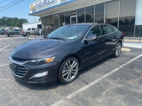 Used 2023 Chevrolet Malibu LT w/ Driver Confidence Package FWD image 3