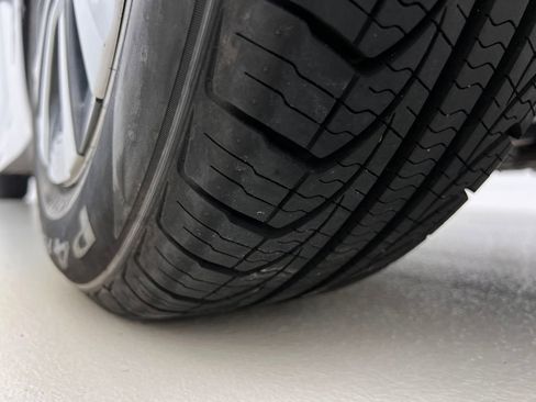 Used 2021 Toyota Prius Prime XLE image 34