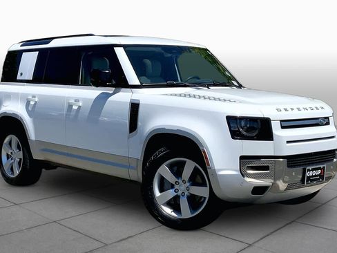 Used 2023 Land Rover Defender 110 SE AWD/4WD image 3