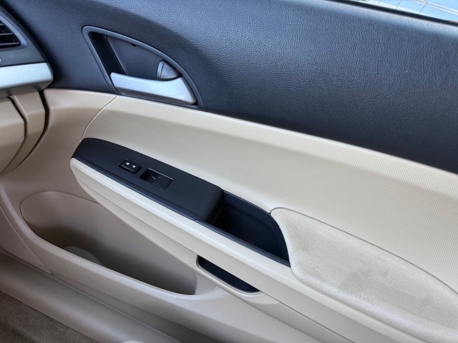 Used 2012 Honda Accord LX image 16