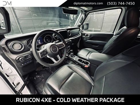 Used 2023 Jeep Wrangler Unlimited Rubicon 4xe w/ Cold Weather Group AWD/4WD image 17