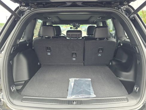 New 2025 Jeep Grand Cherokee Limited w/ Luxury Tech Group II image 8