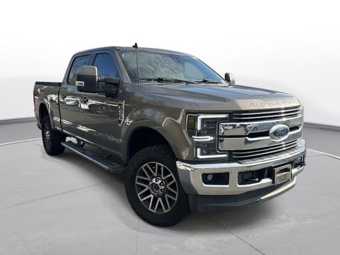 Used 2019 Ford F250 Lariat w/ Lariat Ultimate Package image 4