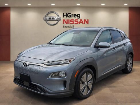 Used 2021 Hyundai Kona Limited FWD image 3