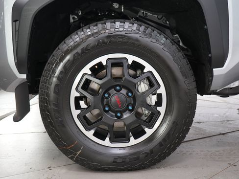 Used 2026 Toyota Tacoma TRD Off-Road AWD/4WD image 33
