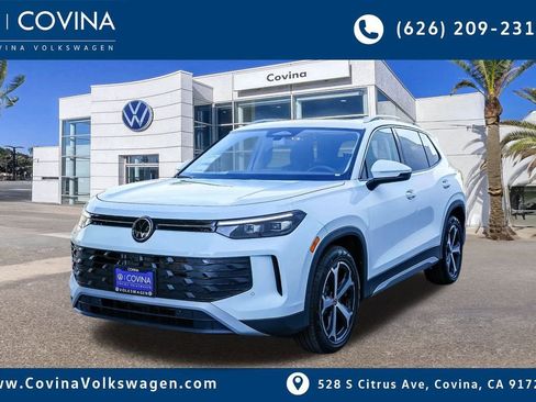 New 2026 Volkswagen Tiguan SE image 3